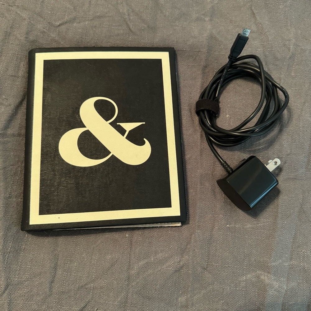 Nook Glowlight Cover and Charger